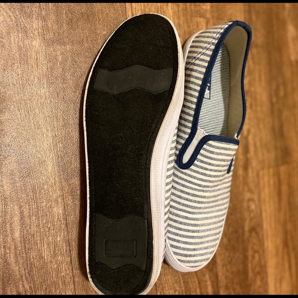 american eagle slip on shoes